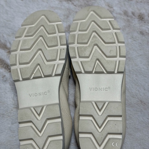 Vionic Women’s Cynthia Loafer - Cream Leather 11W - Picture 15 of 15